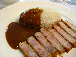LA CASCADE:走る豚 ポークカツカレー