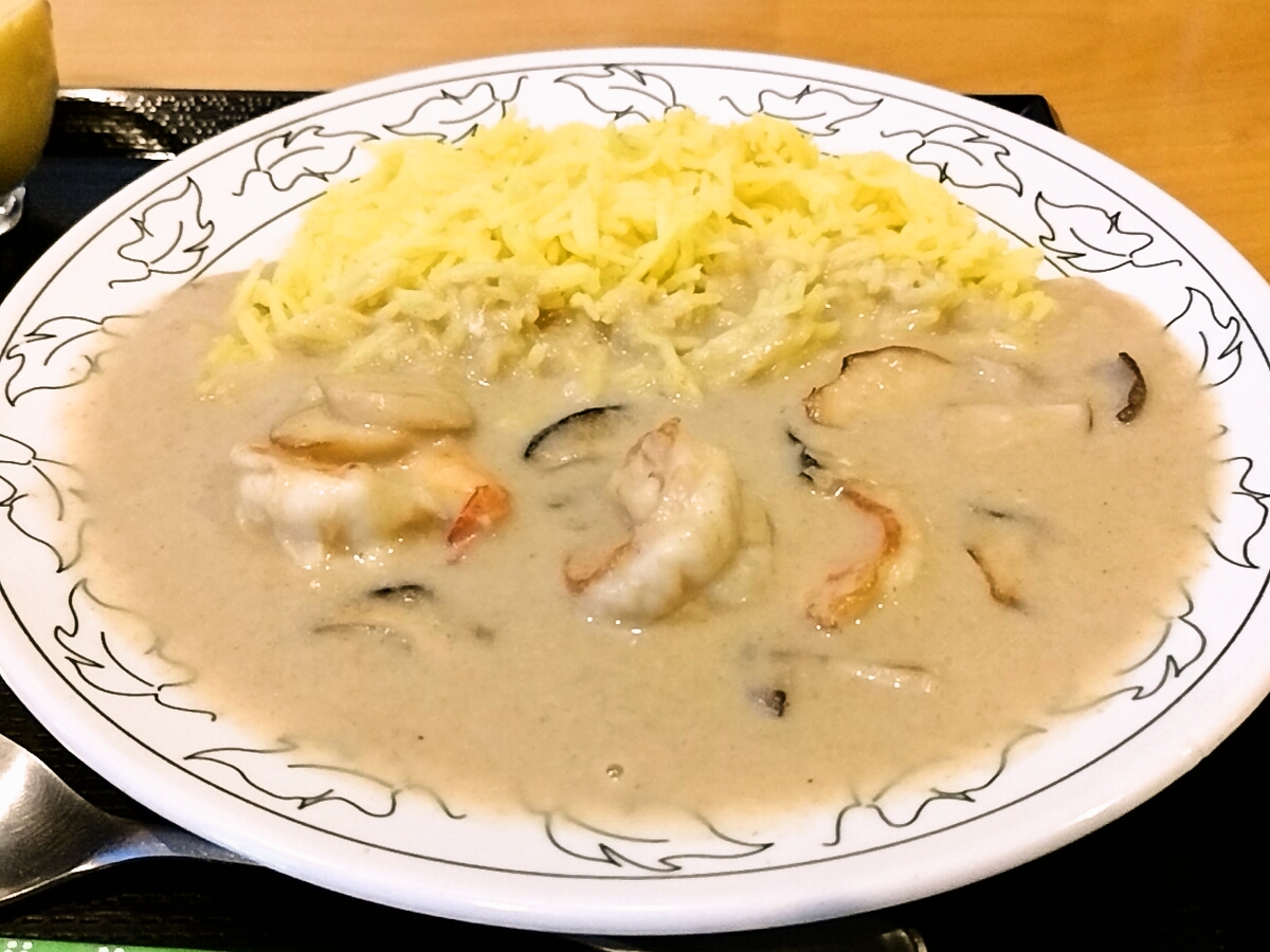 味乃なじみ：白い海老カレー